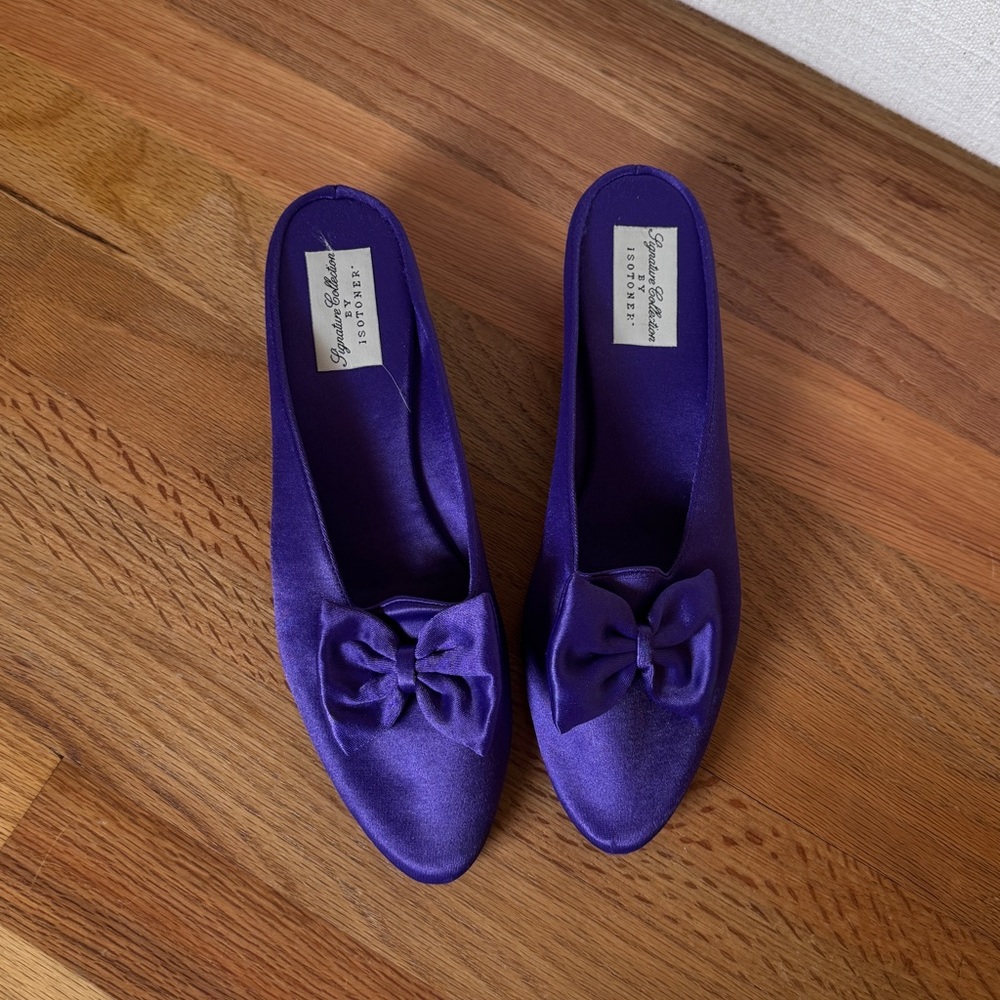 Isotoner signature collection Purple Women’s Mule shoes‎